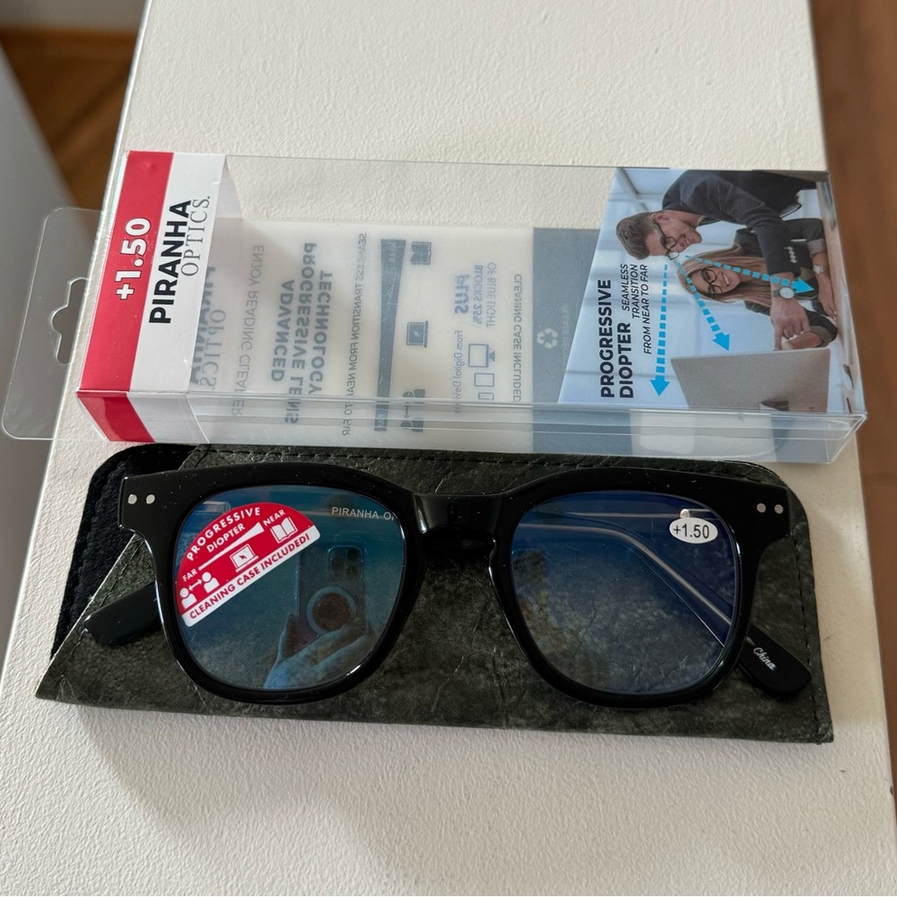 New”Piranha Optics”blue light reading glasses +1.50.Progressive lens technology.